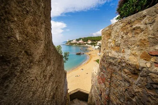 Sweet Castiglioncello Home